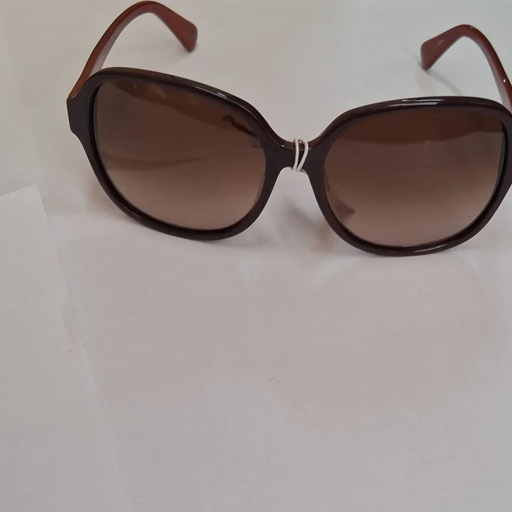 DVF Fae 573S 540 Women's Sunglasses Brand New Designer Eyewear